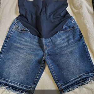Maternity shorts